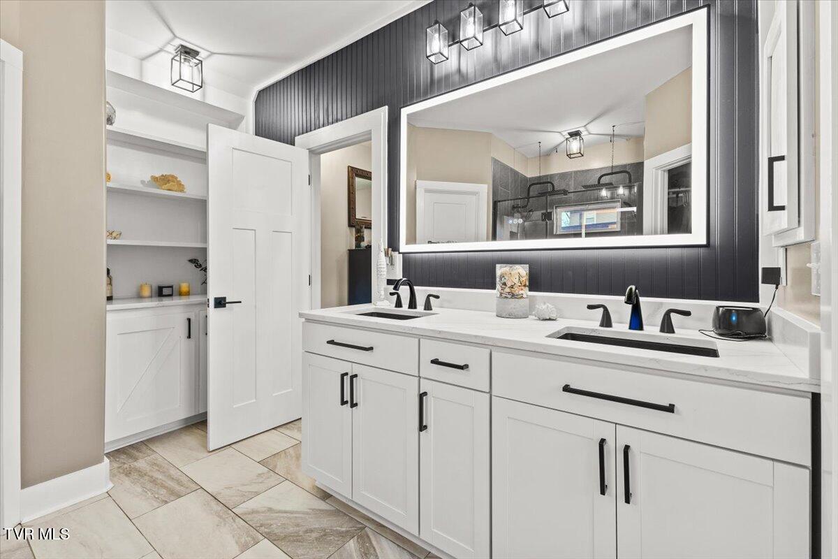 994 Boones Creek Road Jonesborough, TN 37659 - Photo 27 of 49 Primary Suite