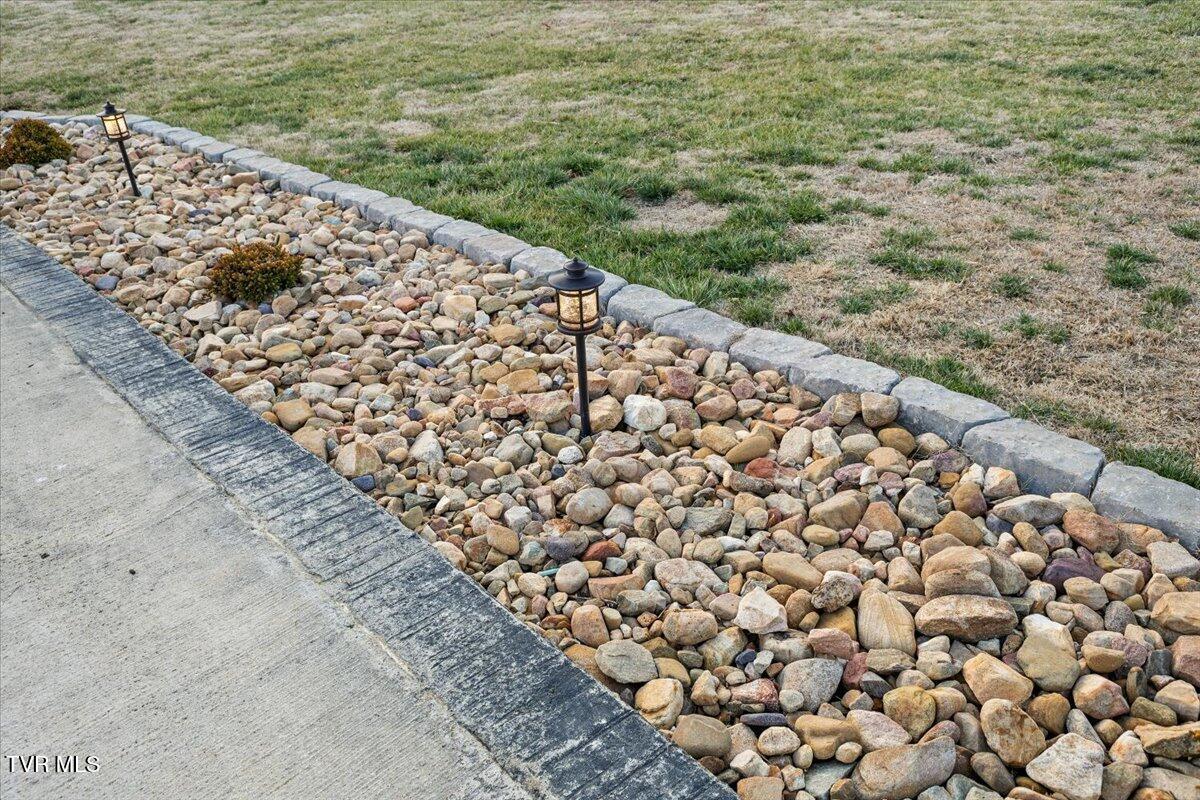994 Boones Creek Road Jonesborough, TN 37659 - Photo 42 of 49 Driveway