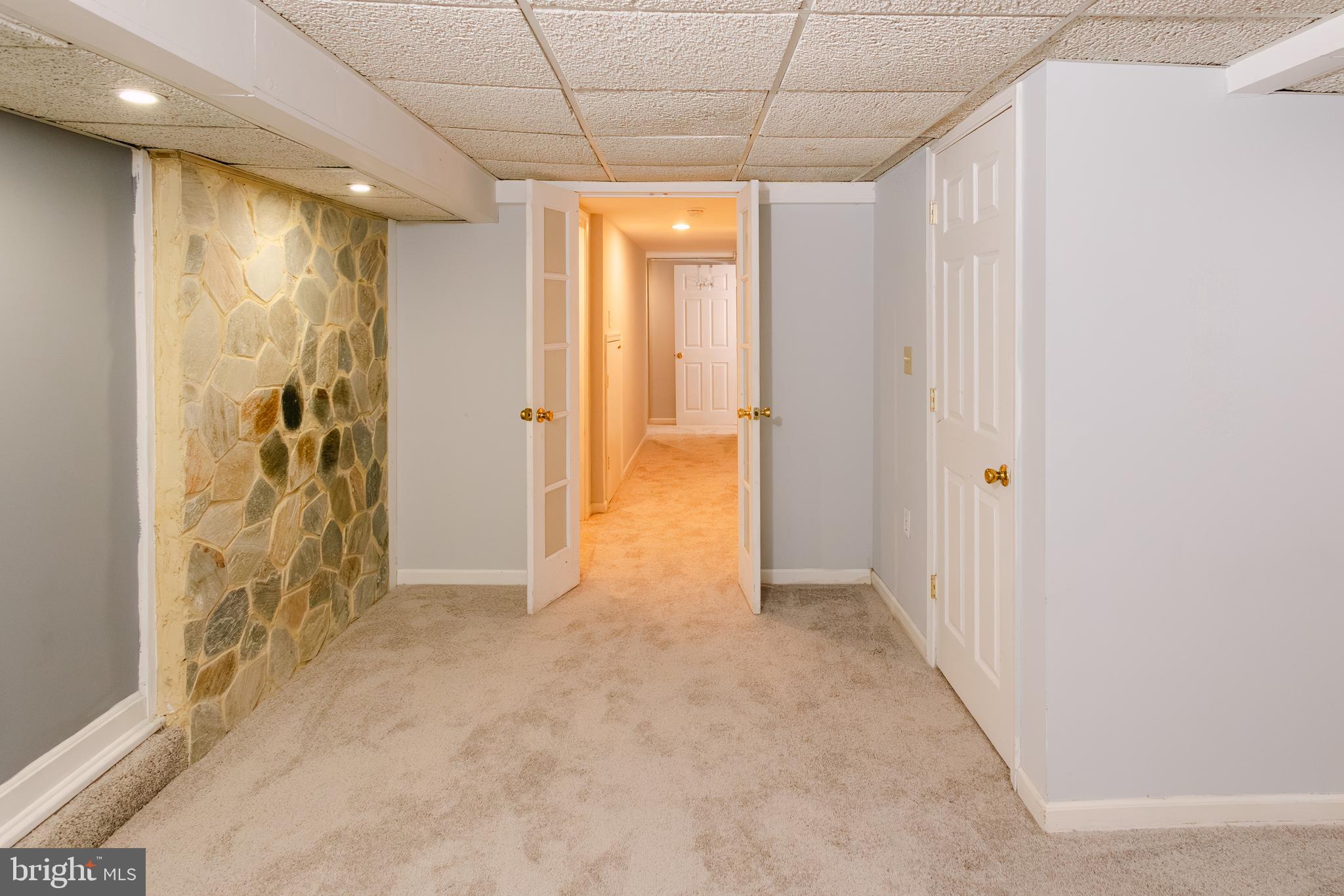3732 Falls Road Baltimore, MD 21211 - Photo 40 of 46 a view of hallway with shower