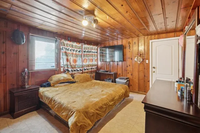 $220,000 | 317 North Chandler Drive, Fort Worth, TX 76111