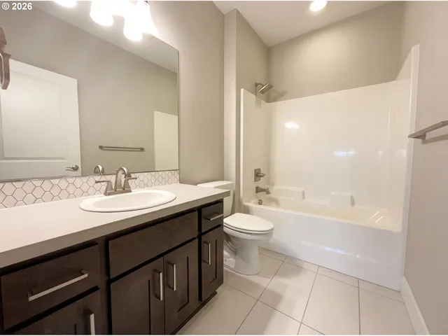 $885,000 | 11712 Northwest 15th Avenue, Vancouver, WA 98685