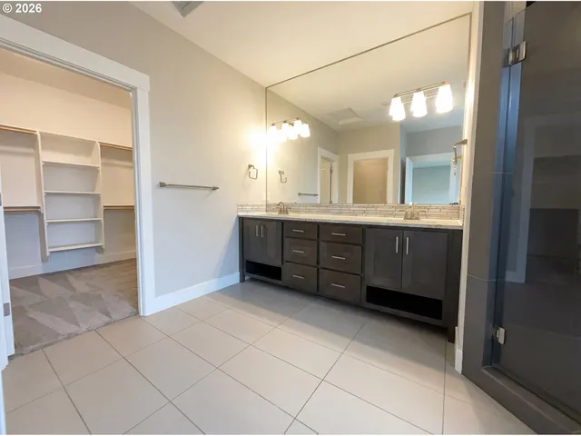 $885,000 | 11712 Northwest 15th Avenue, Vancouver, WA 98685