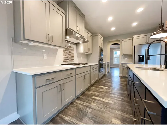 $885,000 | 11712 Northwest 15th Avenue, Vancouver, WA 98685