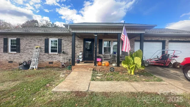 $265,000 | 2045 Adare Court, Newton, NC 28658