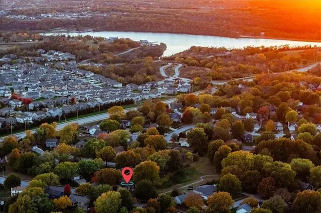 $375,000 | 2300 West Post Oak Road, Olathe, KS 66061