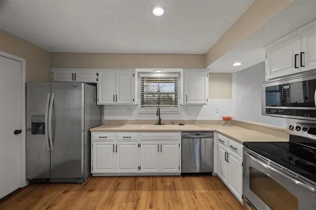 $375,000 | 2300 West Post Oak Road, Olathe, KS 66061