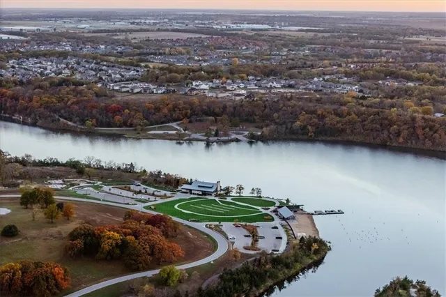 $375,000 | 2300 West Post Oak Road, Olathe, KS 66061