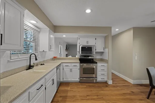 $375,000 | 2300 West Post Oak Road, Olathe, KS 66061