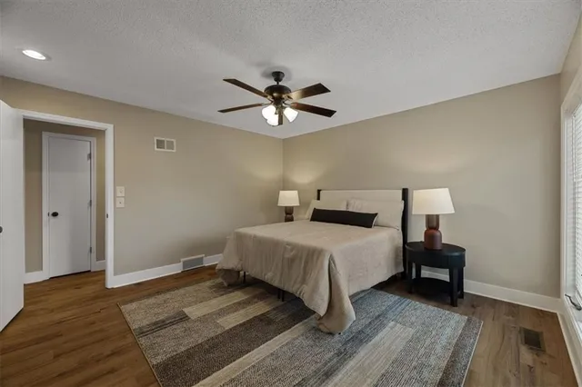 $375,000 | 2300 West Post Oak Road, Olathe, KS 66061