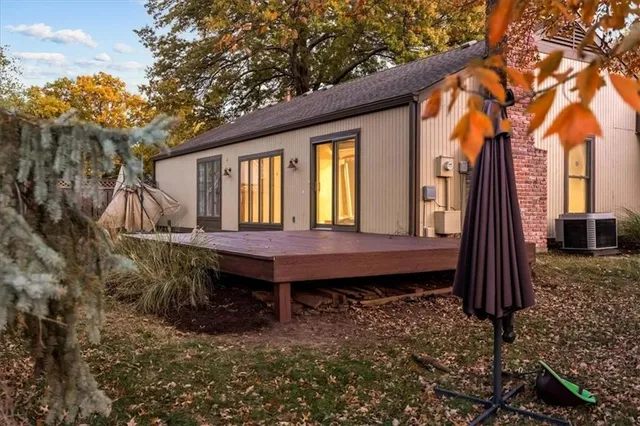 $375,000 | 2300 West Post Oak Road, Olathe, KS 66061