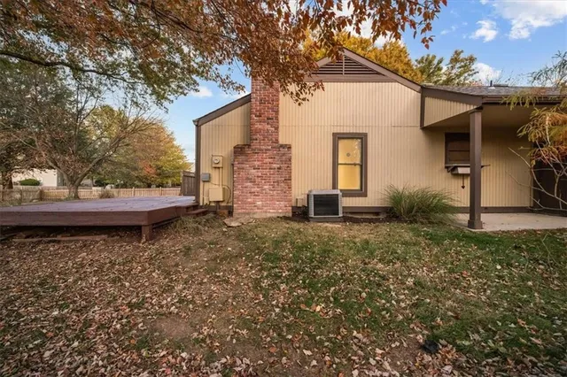 $375,000 | 2300 West Post Oak Road, Olathe, KS 66061