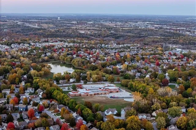 $375,000 | 2300 West Post Oak Road, Olathe, KS 66061