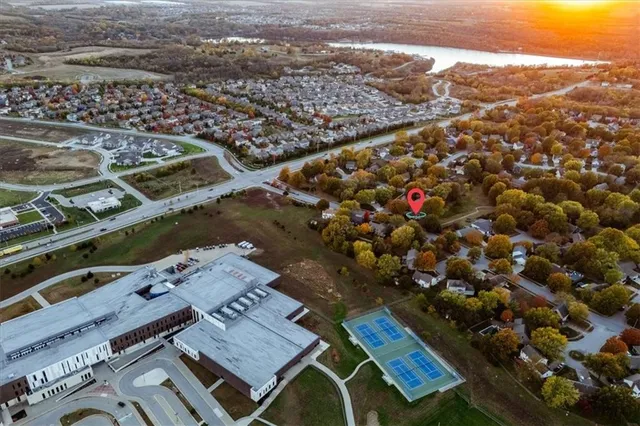 $375,000 | 2300 West Post Oak Road, Olathe, KS 66061