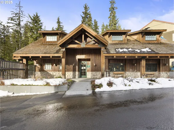 $695,000 | 30605 East Camryn Way, Unit D20, Government Camp, OR 97028