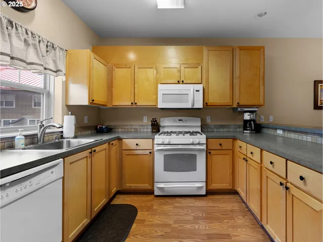 $695,000 | 30605 East Camryn Way, Unit D20, Government Camp, OR 97028