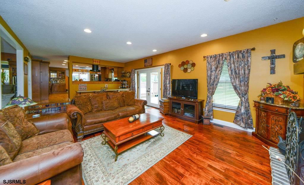 6 Greenbriar Road Marmora, NJ 08223 - Photo 3 of 25