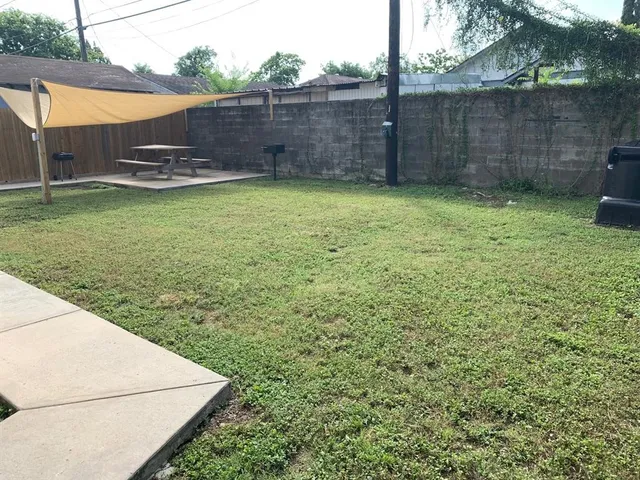 $935 | 309 Hutcheson Street, Unit 8, Houston, TX 77003