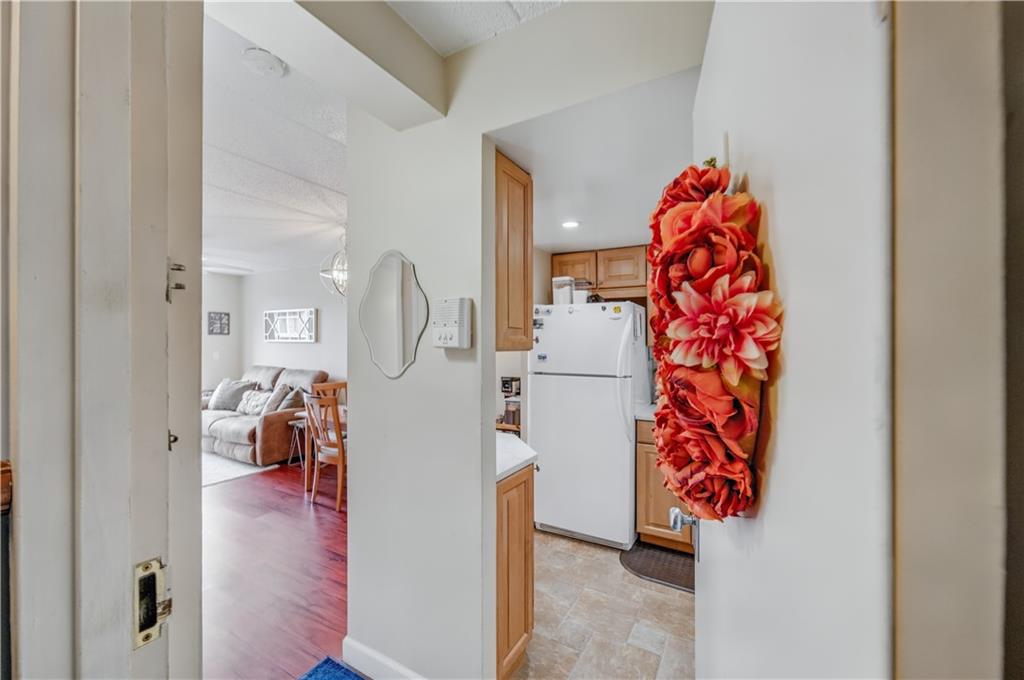 9977 Shore Road, Unit 11D Brooklyn, NY 11209 - Photo 4 of 27 wooden floor in a room