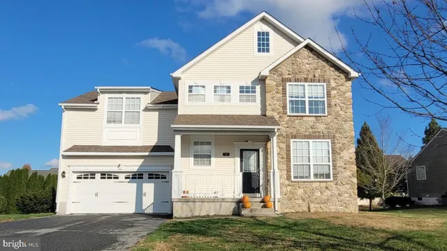 $2,300 | 74 Redstone Court, Felton, DE 19943