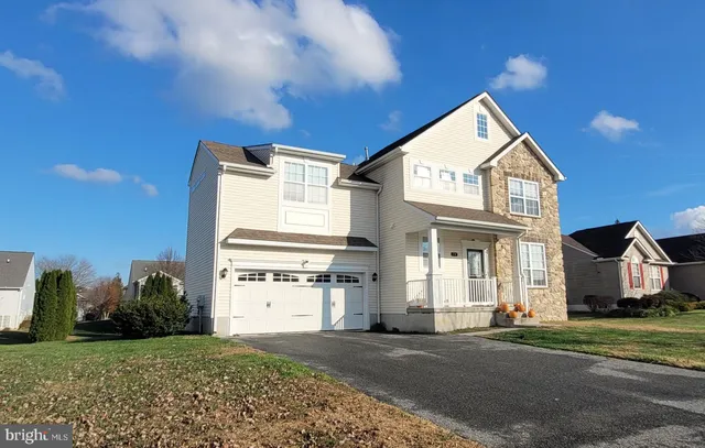 $2,300 | 74 Redstone Court, Felton, DE 19943