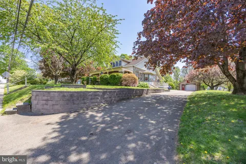 $450,000 | 260 West Evergreen Street, West Grove, PA 19390