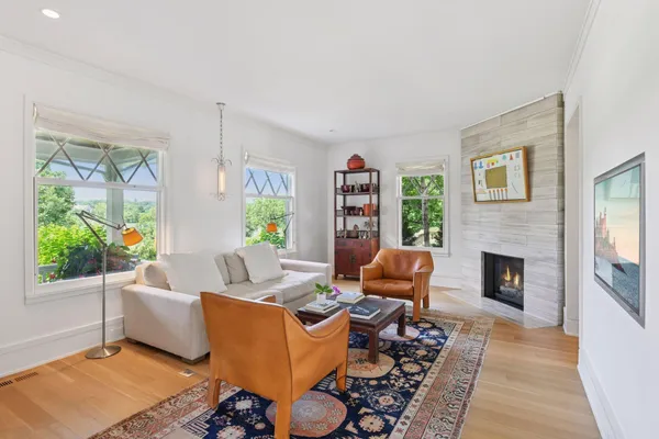 $2,875,000 | 2225 Lake Of The Isles Parkway East, Minneapolis, MN 55405