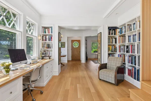 $2,875,000 | 2225 Lake Of The Isles Parkway East, Minneapolis, MN 55405