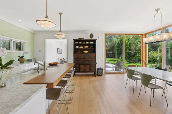 $2,875,000 | 2225 Lake Of The Isles Parkway East, Minneapolis, MN 55405