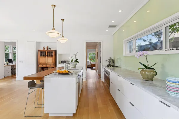 $2,875,000 | 2225 Lake Of The Isles Parkway East, Minneapolis, MN 55405