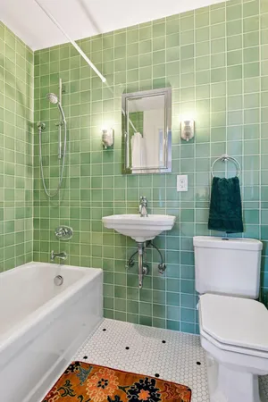 $2,875,000 | 2225 Lake Of The Isles Parkway East, Minneapolis, MN 55405