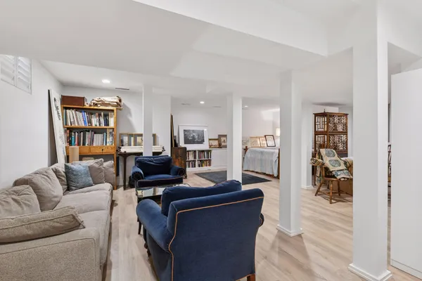 $2,875,000 | 2225 Lake Of The Isles Parkway East, Minneapolis, MN 55405