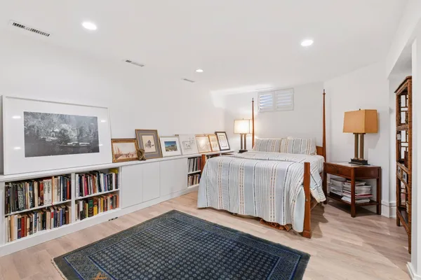 $2,875,000 | 2225 Lake Of The Isles Parkway East, Minneapolis, MN 55405