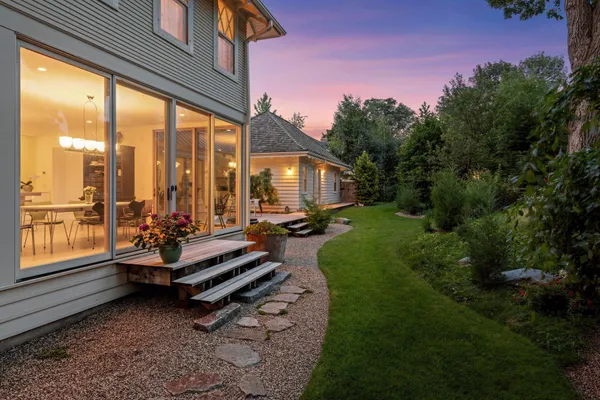 $2,875,000 | 2225 Lake Of The Isles Parkway East, Minneapolis, MN 55405
