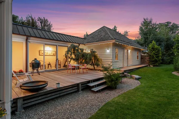 $2,875,000 | 2225 Lake Of The Isles Parkway East, Minneapolis, MN 55405