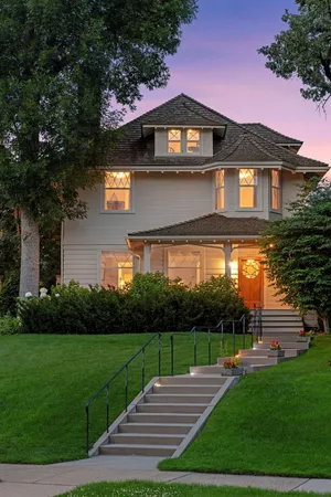 $2,875,000 | 2225 Lake Of The Isles Parkway East, Minneapolis, MN 55405