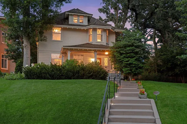 $2,875,000 | 2225 Lake Of The Isles Parkway East, Minneapolis, MN 55405