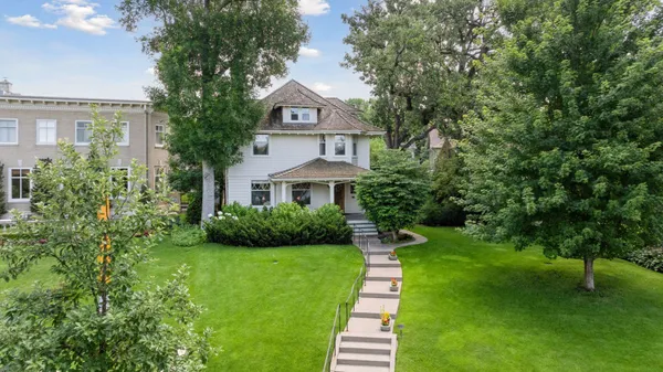 $2,875,000 | 2225 Lake Of The Isles Parkway East, Minneapolis, MN 55405