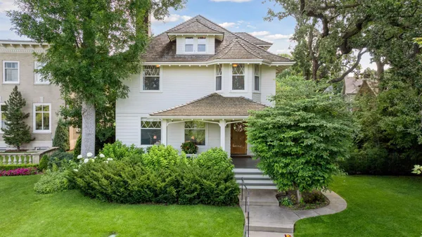 $2,875,000 | 2225 Lake Of The Isles Parkway East, Minneapolis, MN 55405