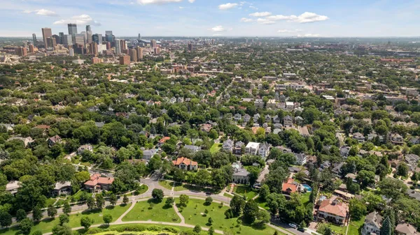 $2,875,000 | 2225 Lake Of The Isles Parkway East, Minneapolis, MN 55405