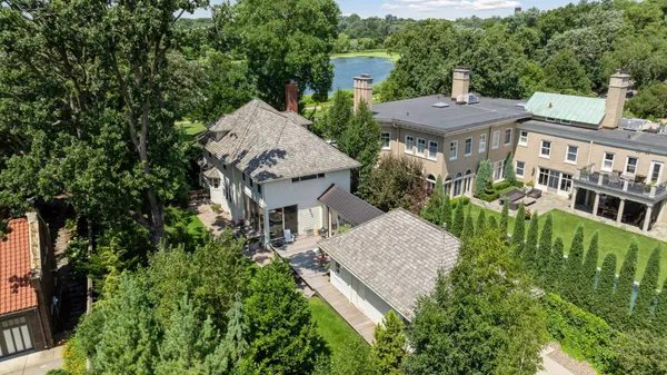 $2,875,000 | 2225 Lake Of The Isles Parkway East, Minneapolis, MN 55405