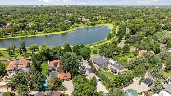 $2,875,000 | 2225 Lake Of The Isles Parkway East, Minneapolis, MN 55405