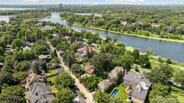 $2,875,000 | 2225 Lake Of The Isles Parkway East, Minneapolis, MN 55405