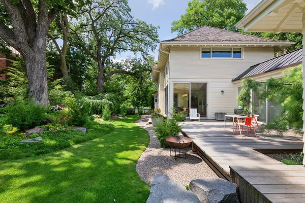 $2,875,000 | 2225 Lake Of The Isles Parkway East, Minneapolis, MN 55405