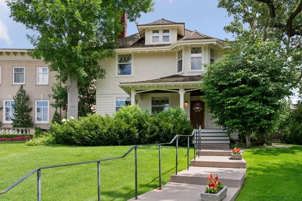 $2,875,000 | 2225 Lake Of The Isles Parkway East, Minneapolis, MN 55405