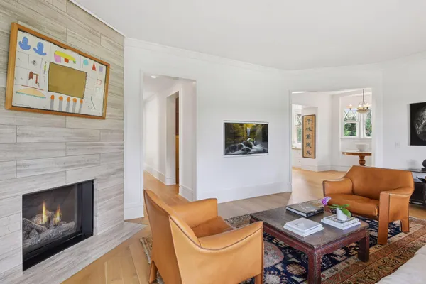 $2,875,000 | 2225 Lake Of The Isles Parkway East, Minneapolis, MN 55405