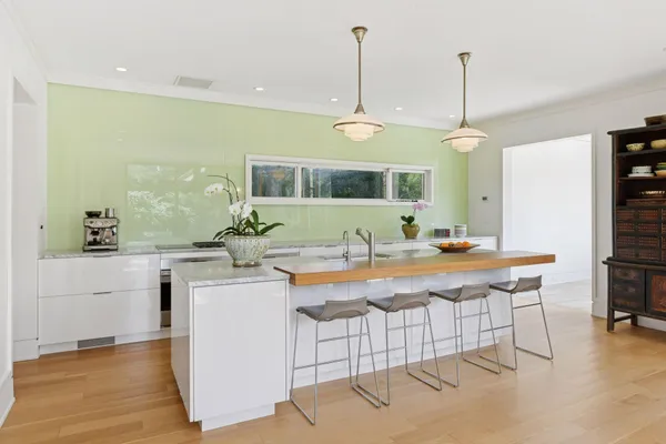 $2,875,000 | 2225 Lake Of The Isles Parkway East, Minneapolis, MN 55405