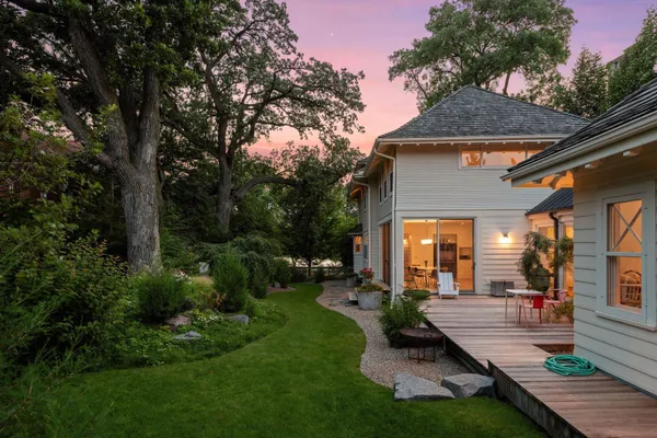 $2,875,000 | 2225 Lake Of The Isles Parkway East, Minneapolis, MN 55405
