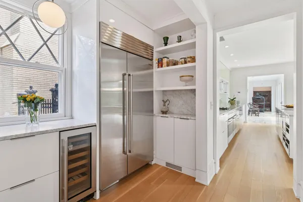 $2,875,000 | 2225 Lake Of The Isles Parkway East, Minneapolis, MN 55405