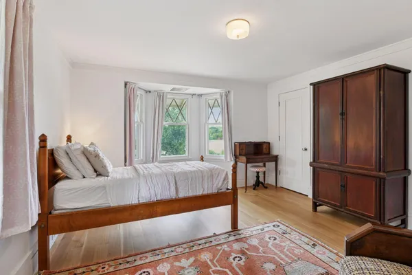 $2,875,000 | 2225 Lake Of The Isles Parkway East, Minneapolis, MN 55405