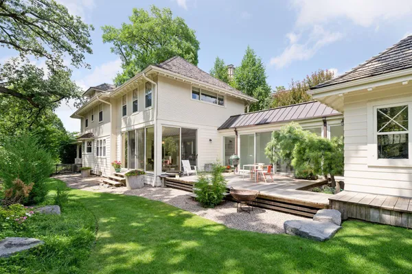 $2,875,000 | 2225 Lake Of The Isles Parkway East, Minneapolis, MN 55405